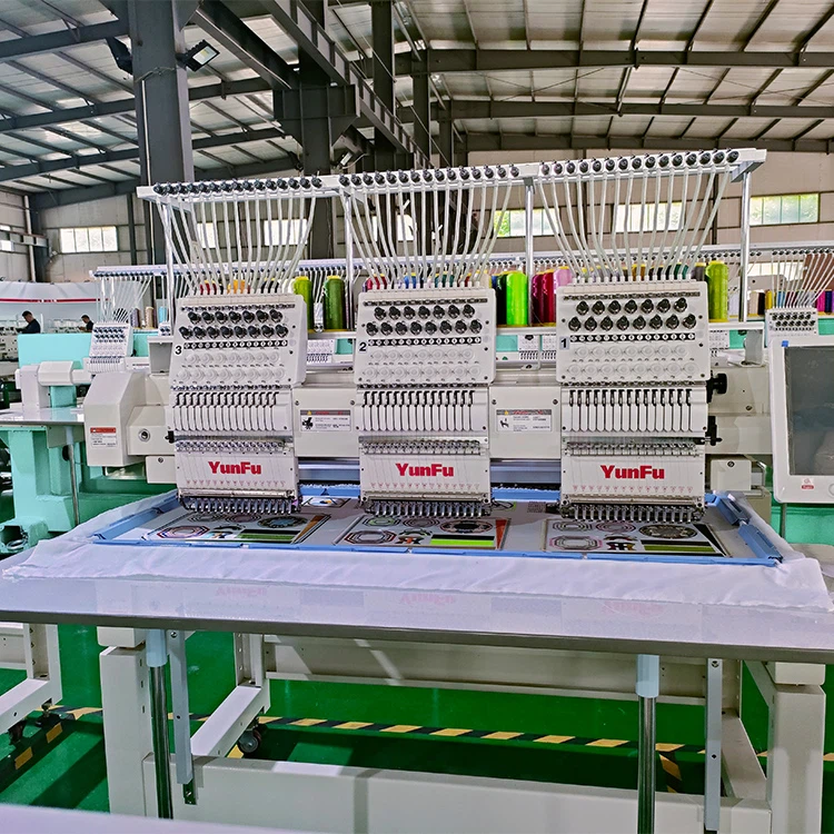 Průmyslové použití Počítačový 3hlavý vyšívací stroj